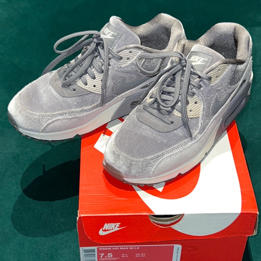 NIKE AIR MAX 90 LX sneakers